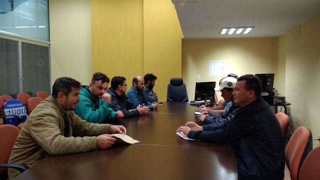 Diretoria do Sintramotos resolve questões rescisórias de motociclistas no MPT